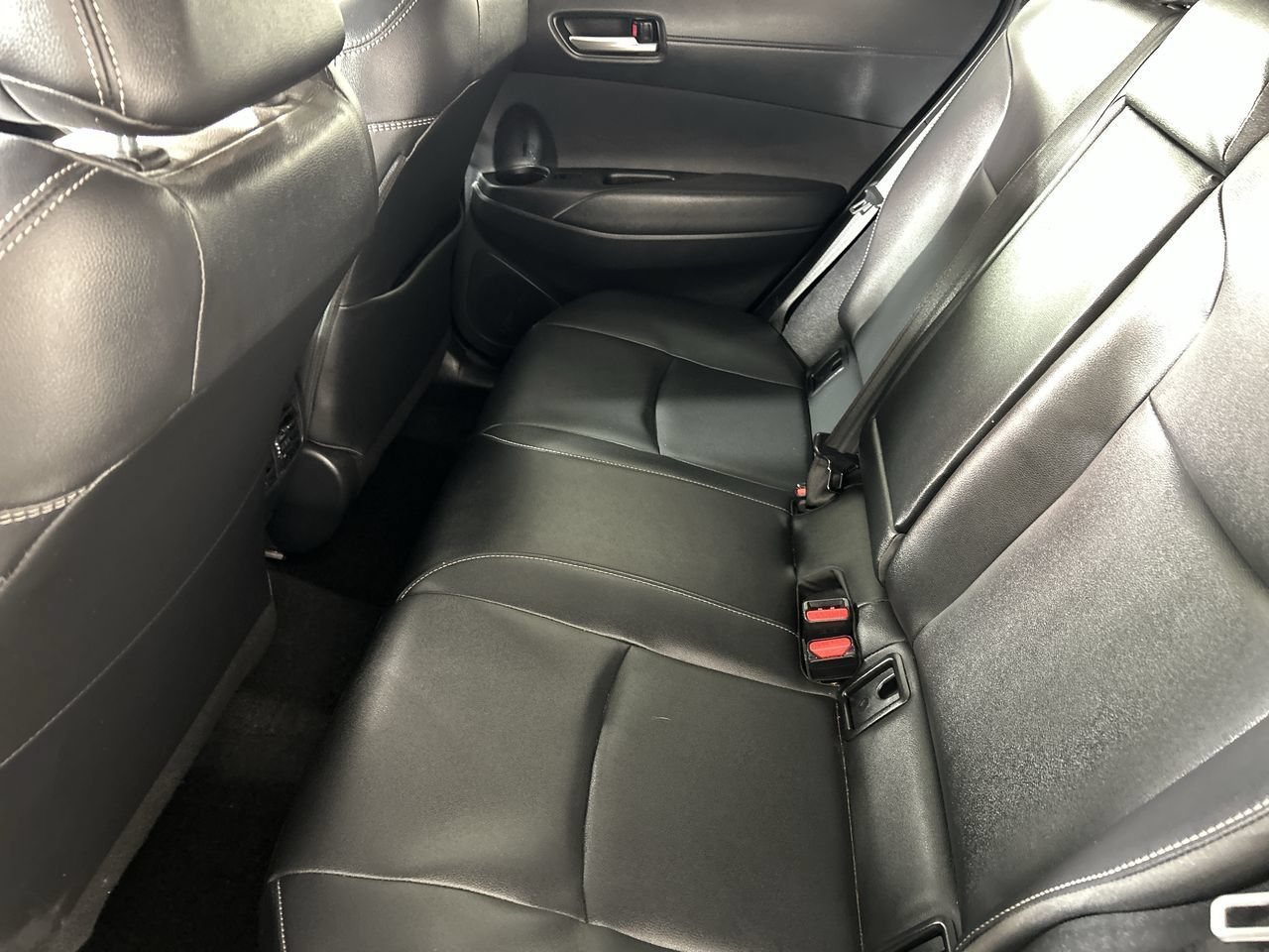 Used 2024 Toyota Corolla Cross XLE w/ Convenience Package FWD image 25