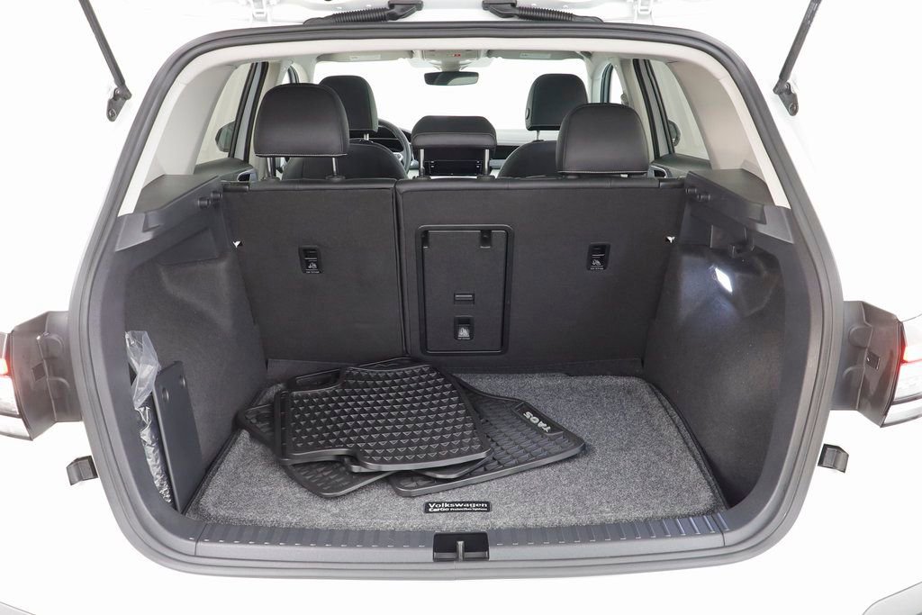 Used 2025 Volkswagen Taos SEL w/ Black Wheel Plus Package image 18