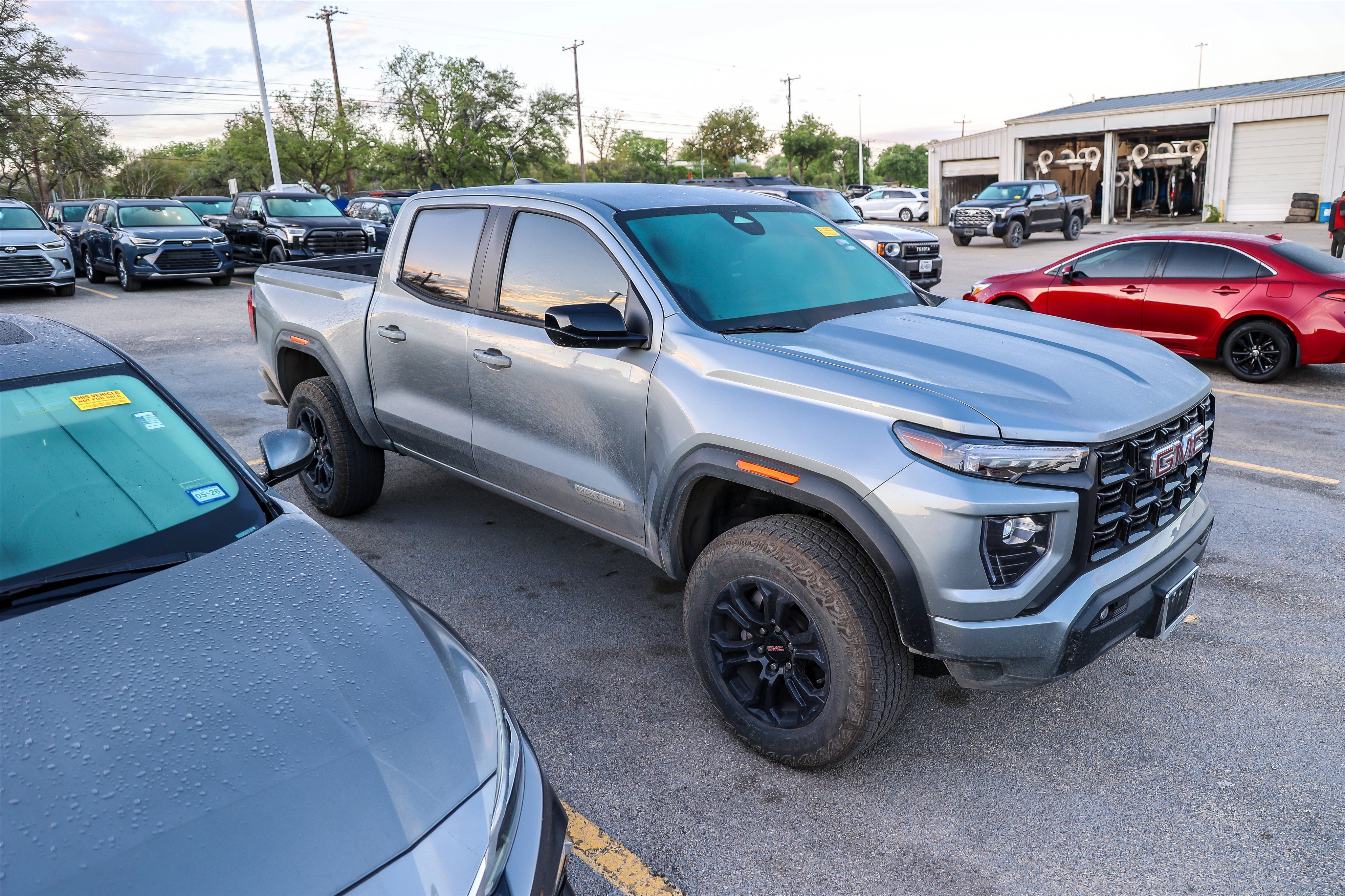 Used 2025 GMC Canyon Elevation w/ Convenience Package image 7