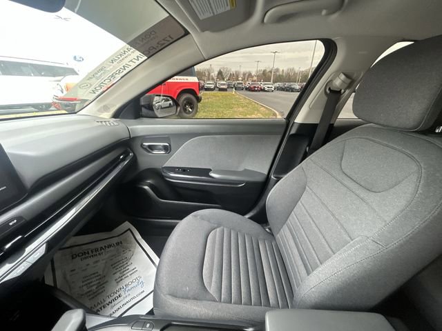 Used 2025 Kia K4 EX image 13
