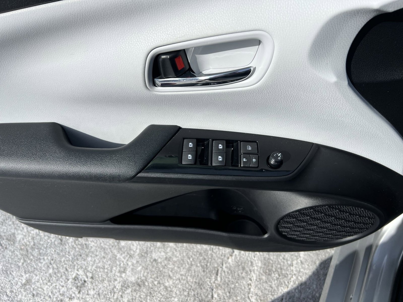 Used 2017 Toyota Prius Two image 14