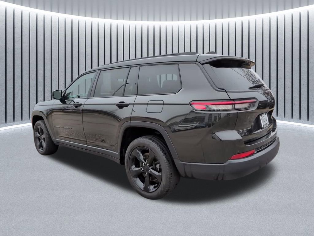 Used 2025 Jeep Grand Cherokee L Limited w/ Luxury Tech Group II image 12