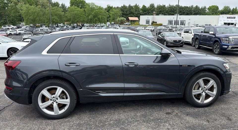 Used 2019 Audi e-tron Premium Plus AWD/4WD image 4