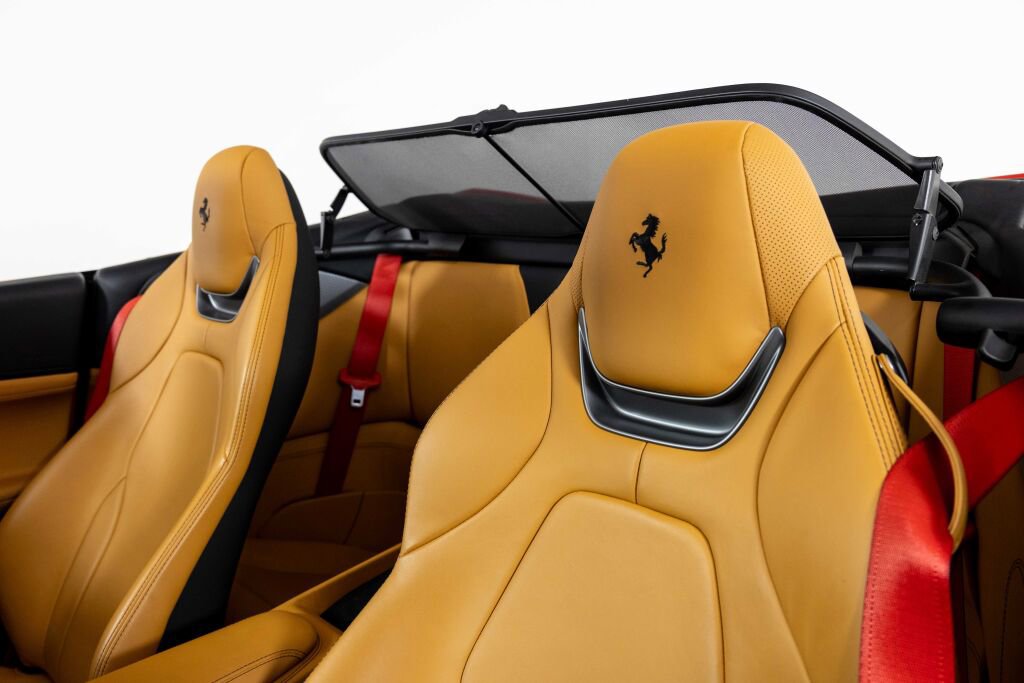 Certified 2022 Ferrari Portofino M image 33