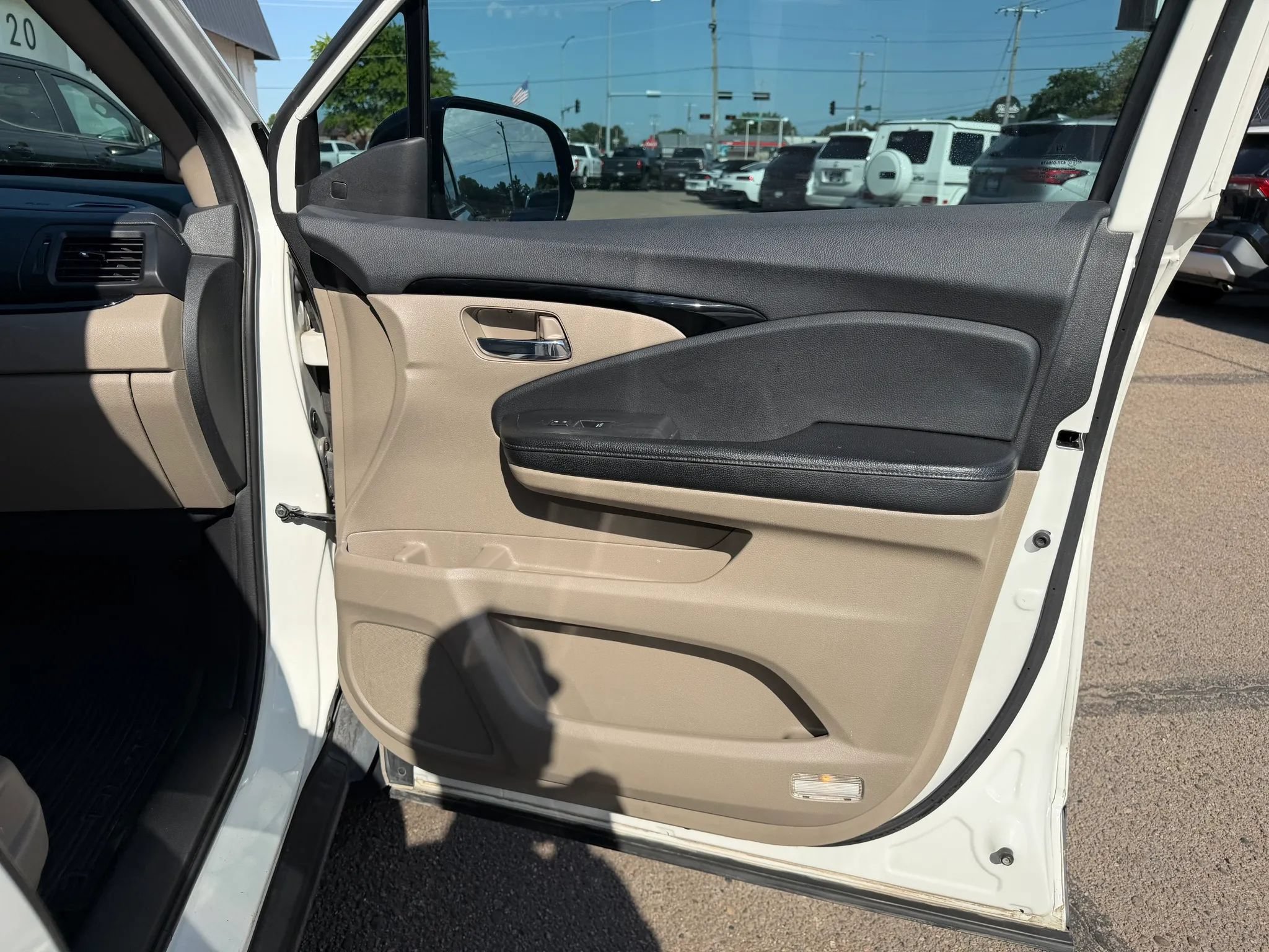 Used 2017 Honda Pilot Elite image 19