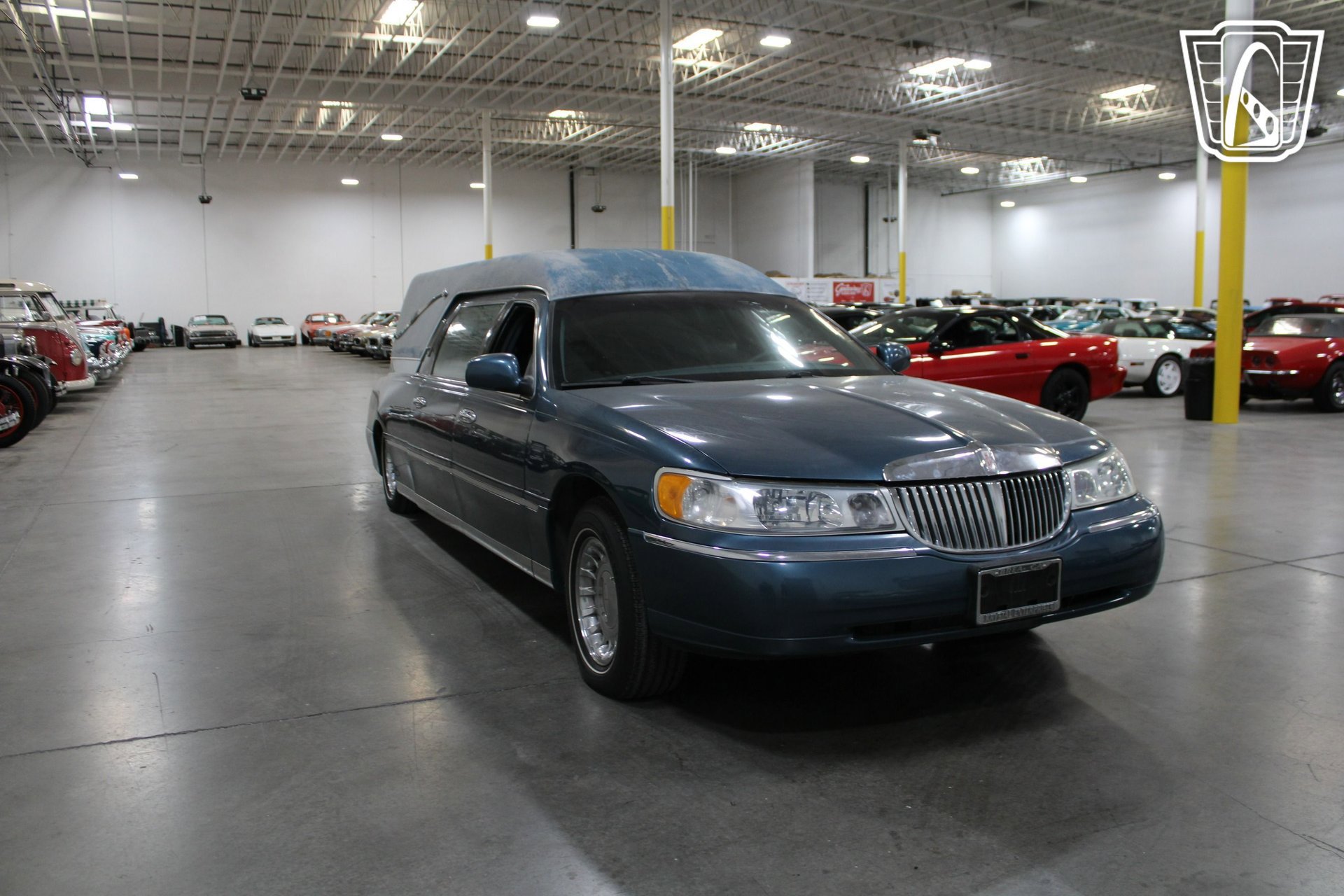 Used 2001 Lincoln Town Car Executive RWD image 20