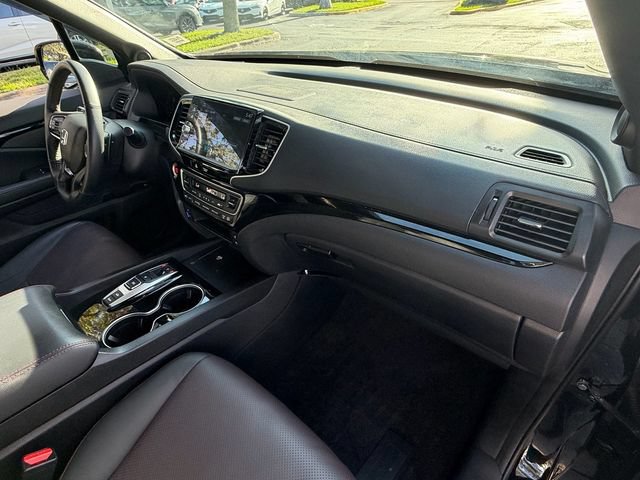 Used 2024 Honda Ridgeline Black Edition image 18