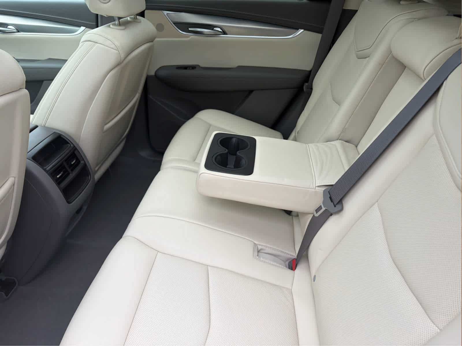 Used 2017 Cadillac XT5 Luxury AWD/4WD image 22
