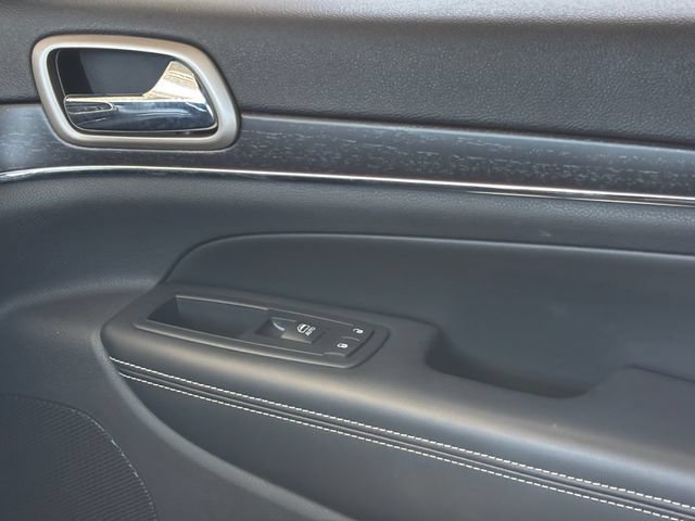 Used 2016 Jeep Grand Cherokee Limited RWD image 31