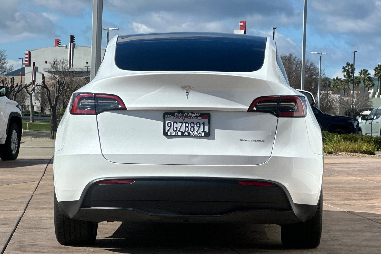 Used 2023 Tesla Model Y Long Range image 5