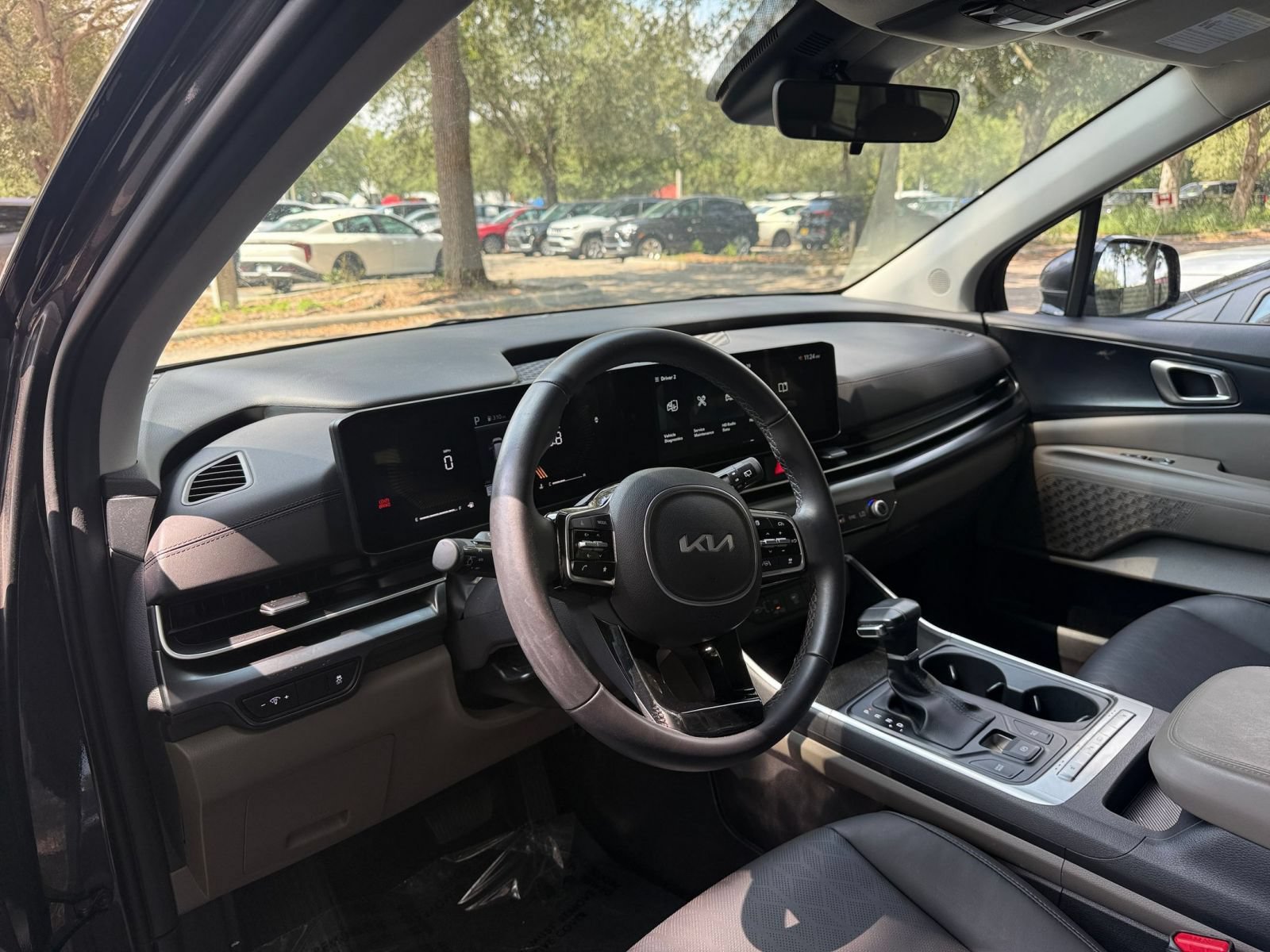 Used 2026 Kia Carnival FWD image 34