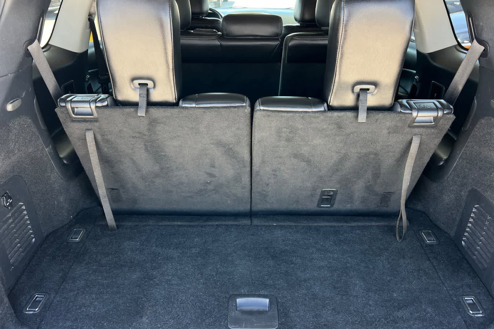 Used 2020 Nissan Pathfinder SL FWD image 19