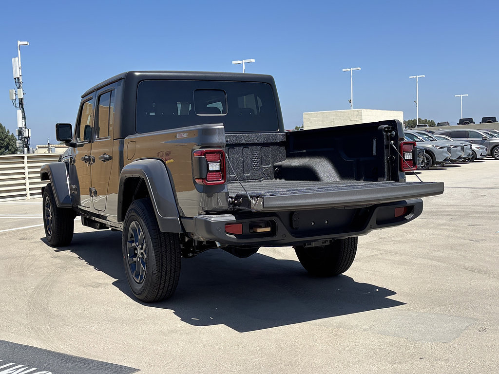 New 2026 Jeep Gladiator Sport AWD/4WD image 11