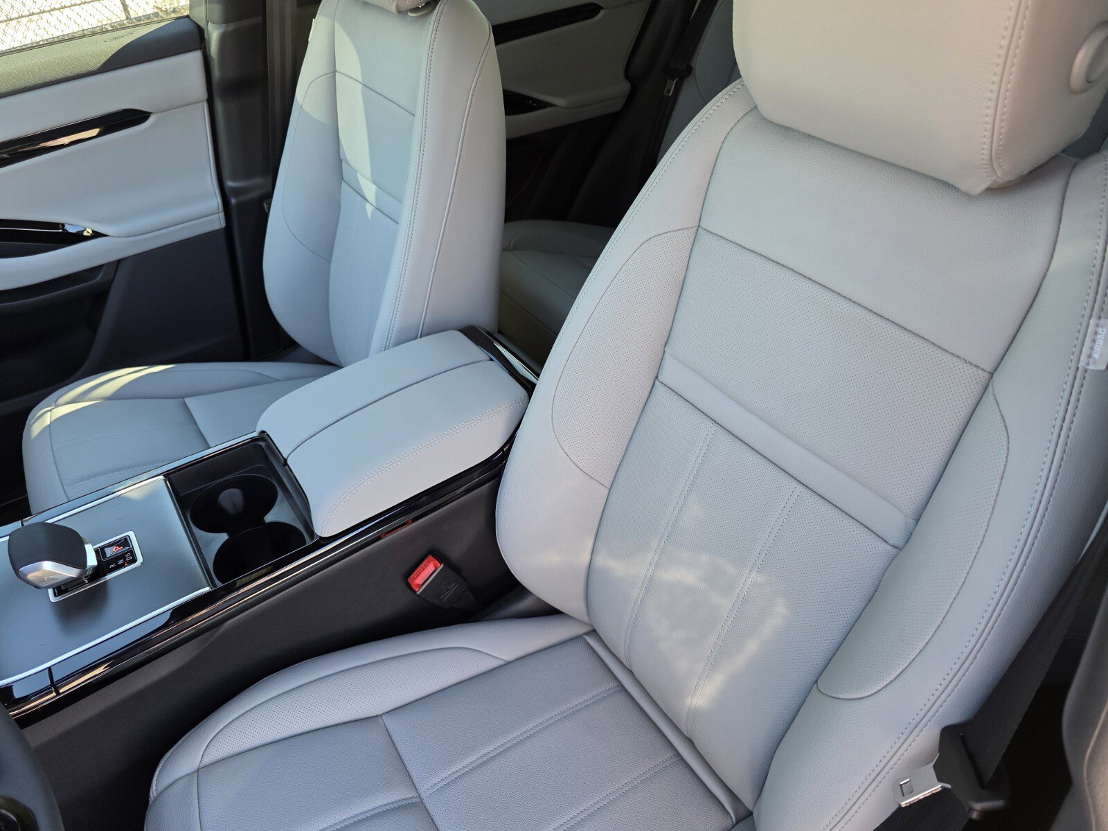 New 2026 Land Rover Range Rover Evoque S image 11