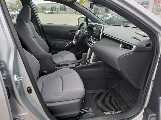 Used 2025 Toyota Corolla Cross AWD Hybrid image 17
