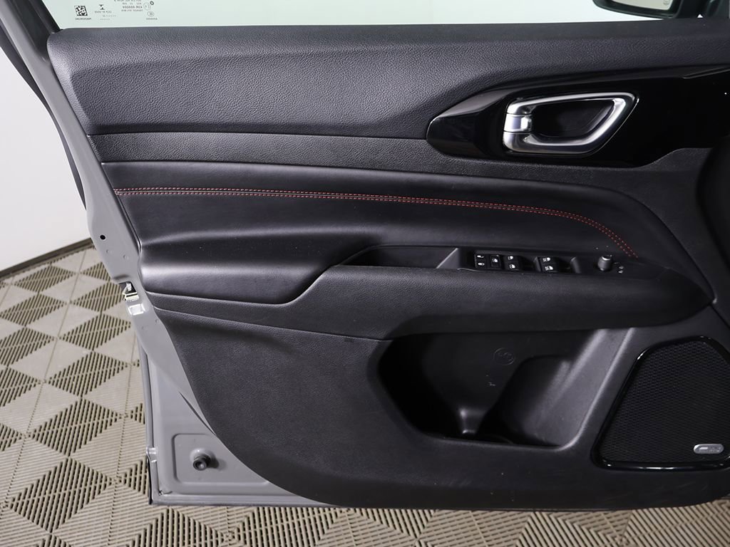 Used 2022 Jeep Compass Trailhawk w/ Sun and Sound Group image 20