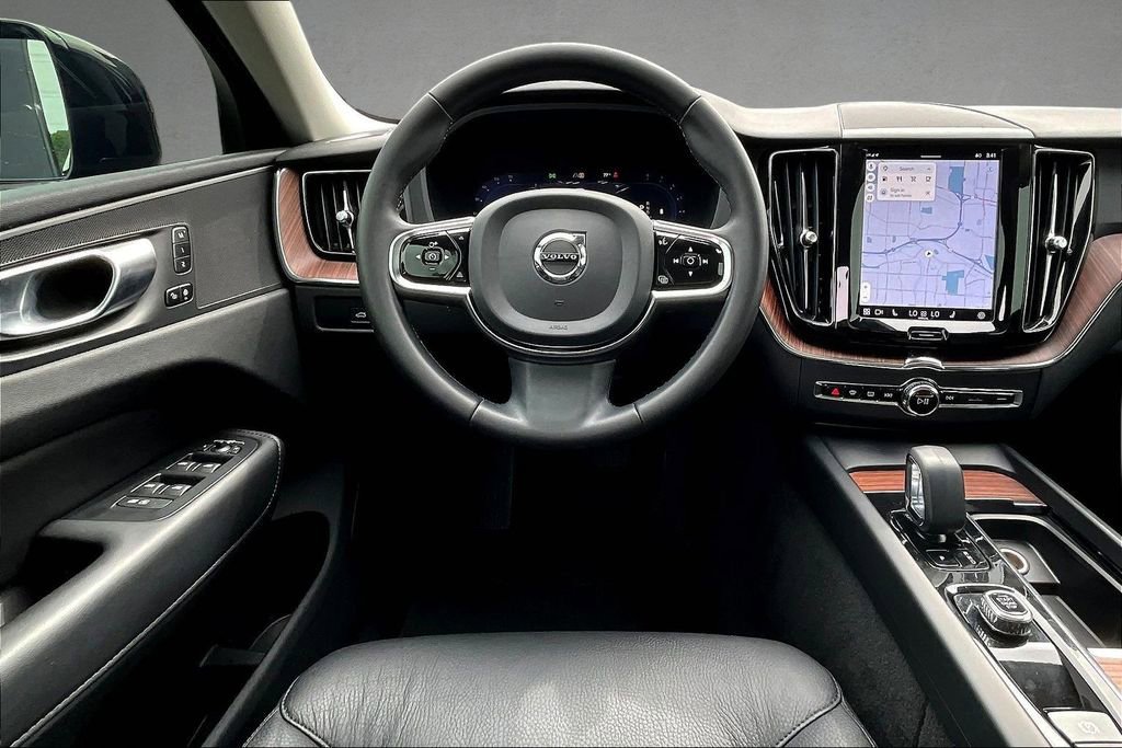 Used 2024 Volvo XC60 B5 Plus AWD/4WD image 8