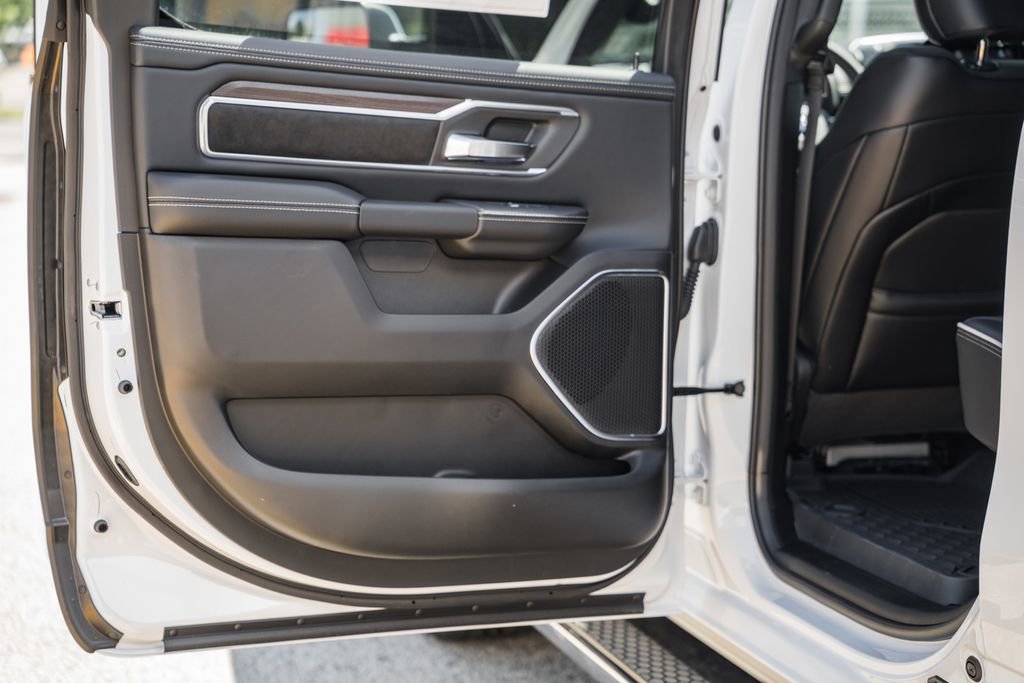 New 2026 RAM 1500 Laramie AWD/4WD image 40