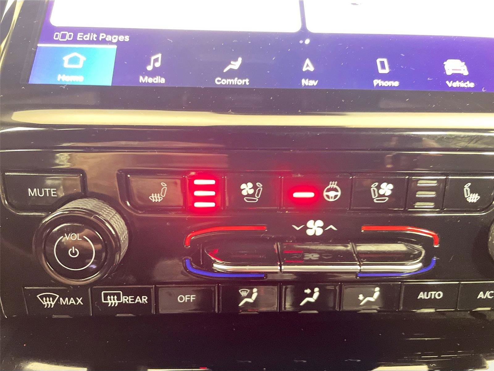 Used 2023 Jeep Grand Cherokee L Overland AWD/4WD image 16