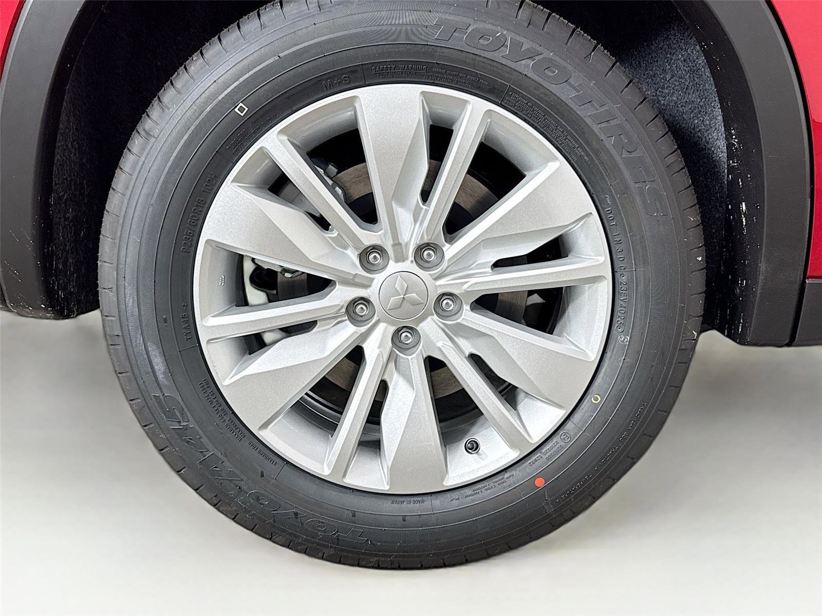 New 2026 Mitsubishi Outlander ES FWD image 32
