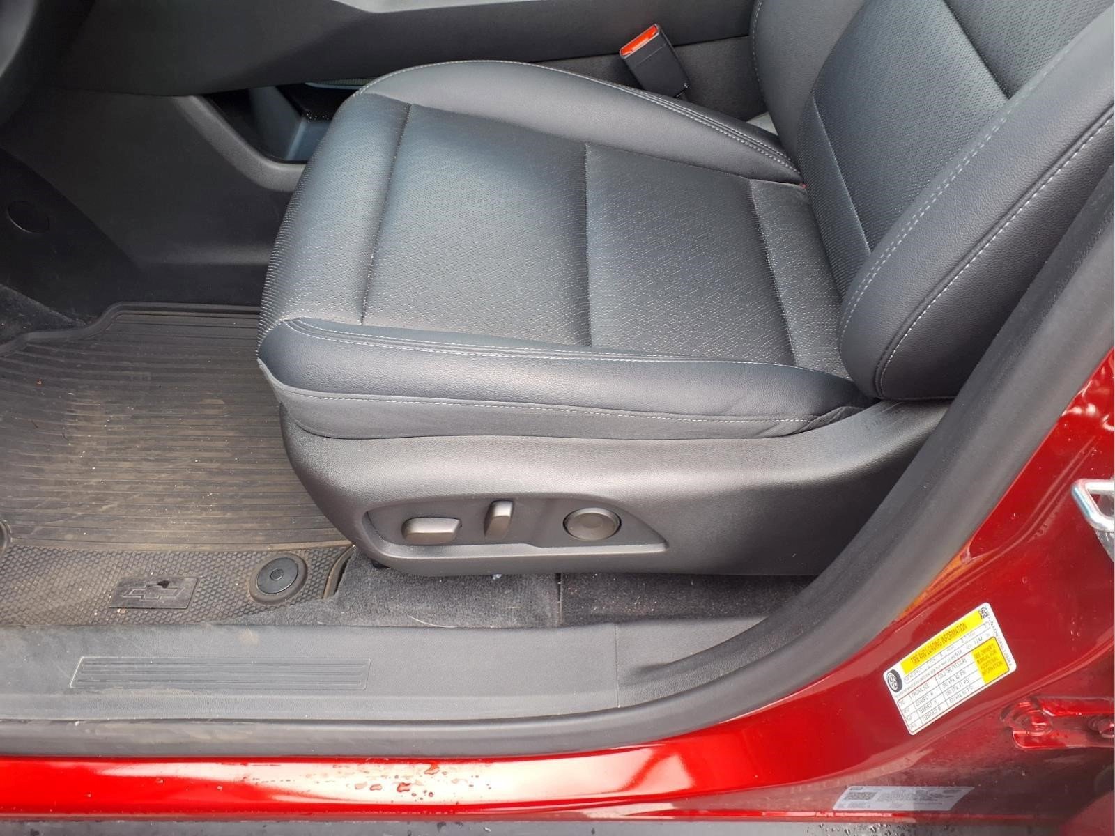 Used 2025 Chevrolet Equinox LT w/ Convenience Package II FWD image 10