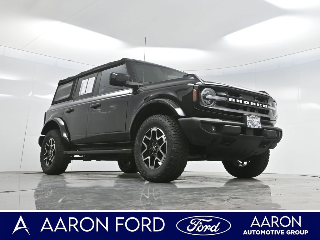 Used 2022 Ford Bronco Outer Banks image 3