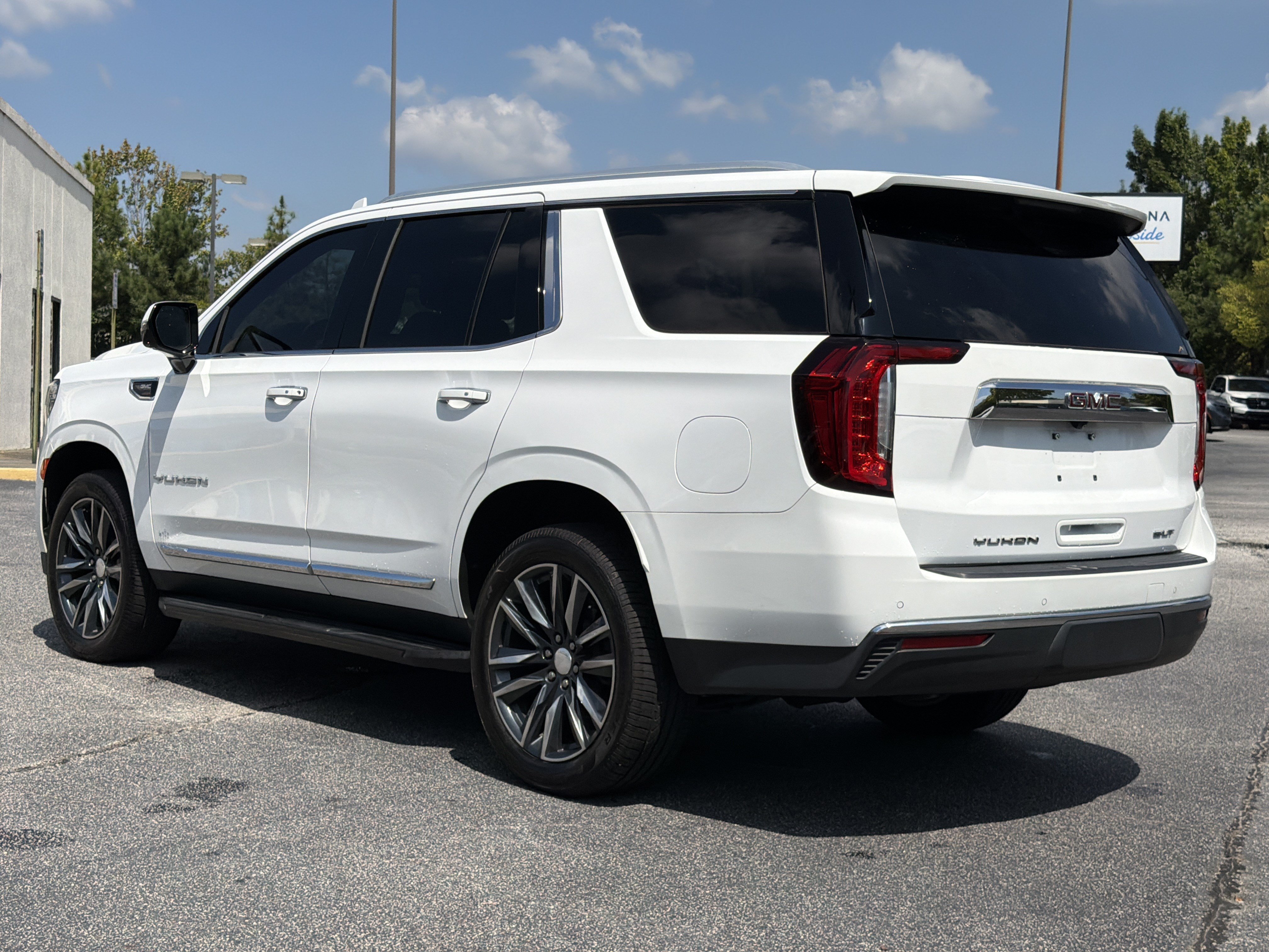 Used 2021 GMC Yukon SLT w/ SLT Premium Package RWD image 24