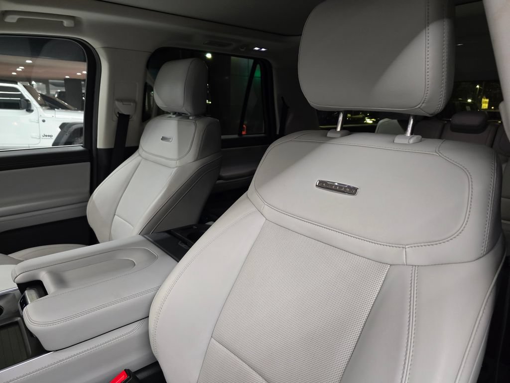 Used 2025 Ford Expedition Max Platinum AWD/4WD image 20