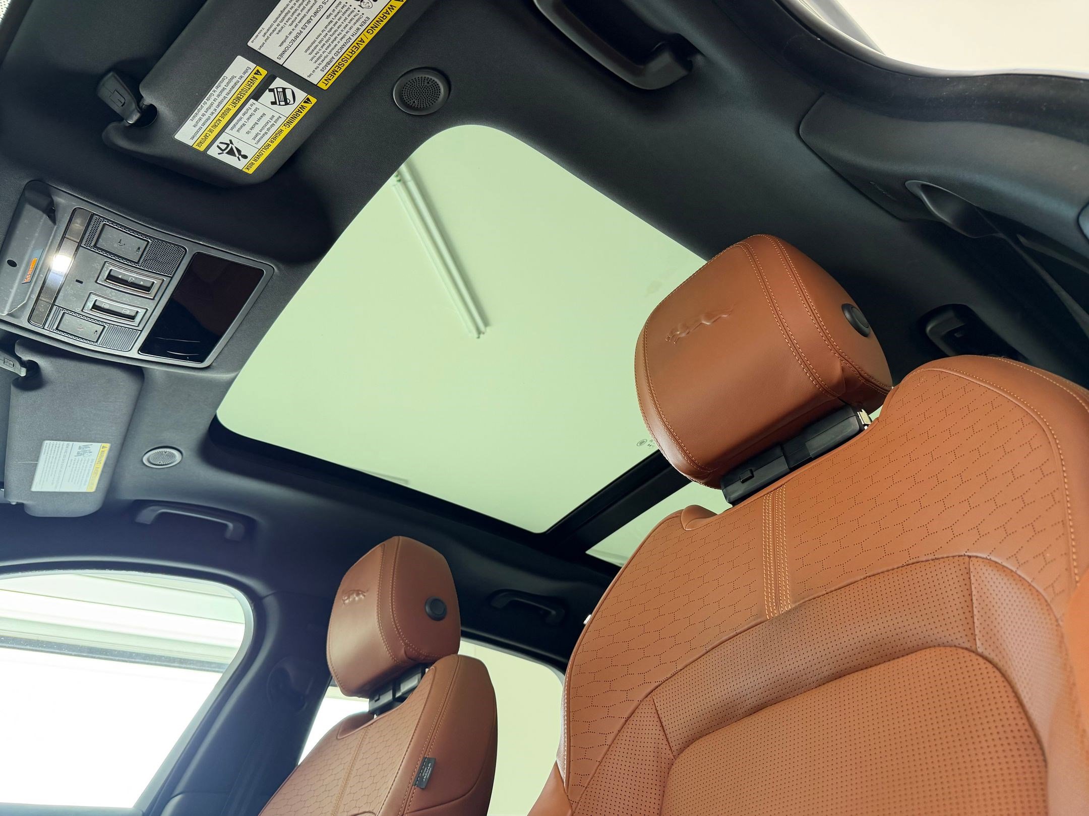 Used 2024 Jaguar F-PACE R-Dynamic S image 15