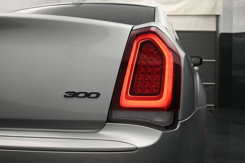 Used 2023 Chrysler 300 Touring w/ Safetytec Plus Group RWD image 11