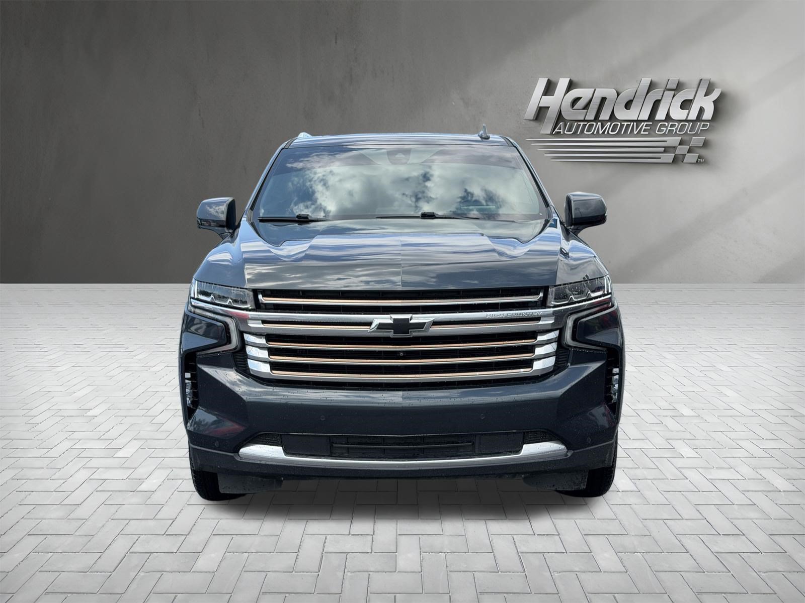 Used 2022 Chevrolet Suburban High Country AWD/4WD image 3