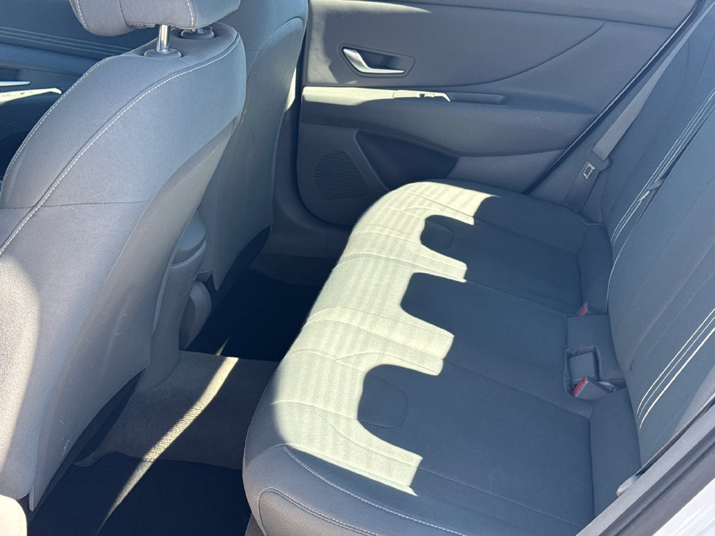 Used 2022 Hyundai Elantra SEL w/ Convenience Package FWD image 15