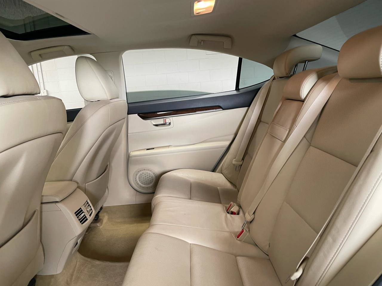 Used 2014 Lexus ES 350 w/ Luxury Package image 10