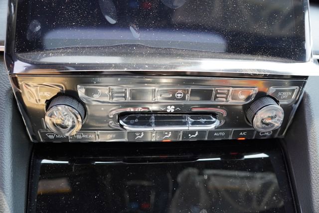 New 2025 Jeep Grand Cherokee Limited w/ Black Appearance Package image 15