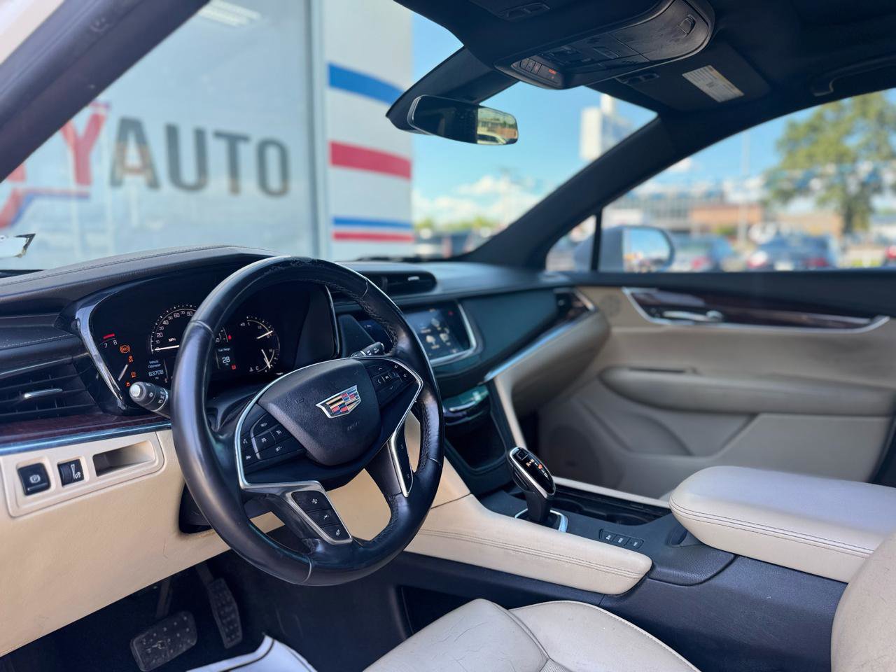 Used 2018 Cadillac XT5 Luxury w/ Driver Awareness Package image 35