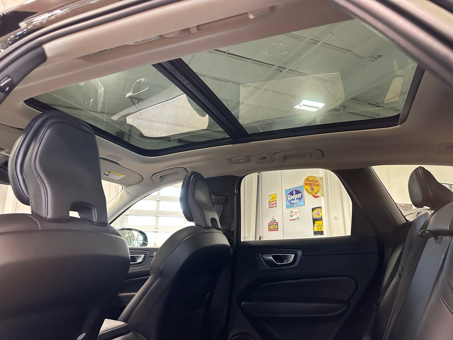 Used 2023 Volvo XC60 B5 Core FWD image 34