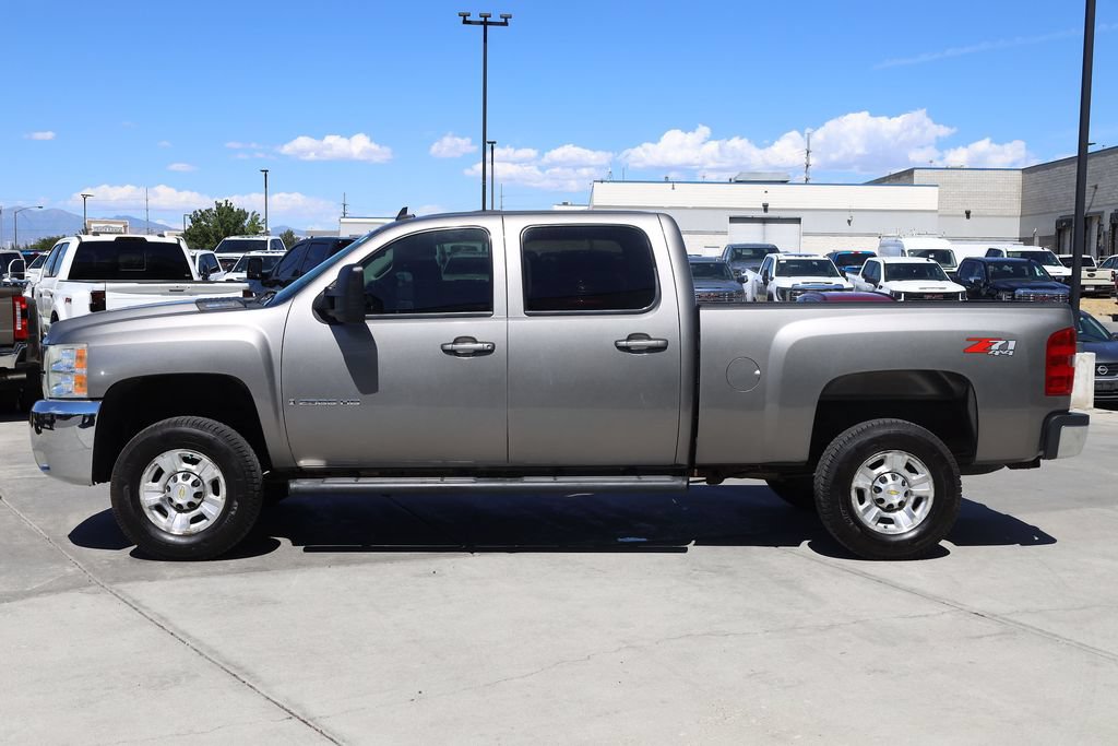 Used 2007 Chevrolet Silverado 2500 LTZ w/ Safety Package AWD/4WD image 3