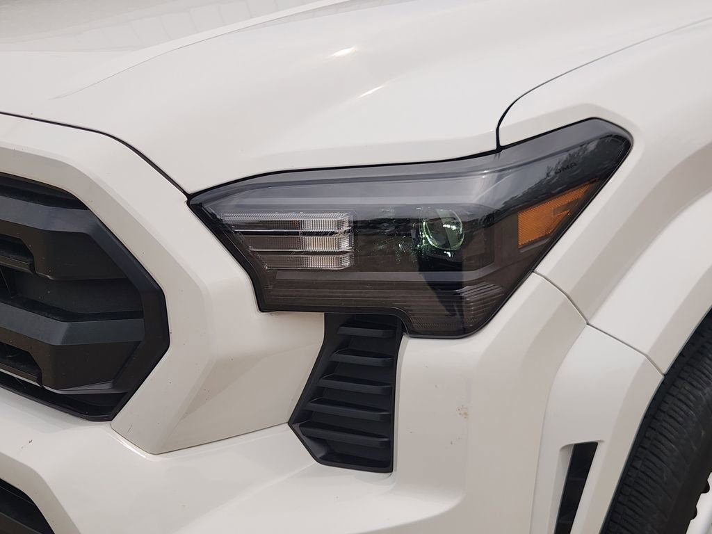 Used 2024 Toyota Tacoma SR RWD image 9