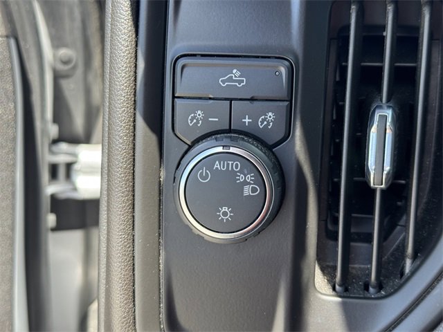 Used 2022 Chevrolet Silverado 1500 Custom image 27