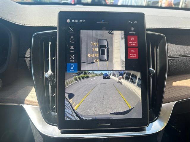 Certified 2025 Volvo XC90 B5 Plus AWD/4WD image 24