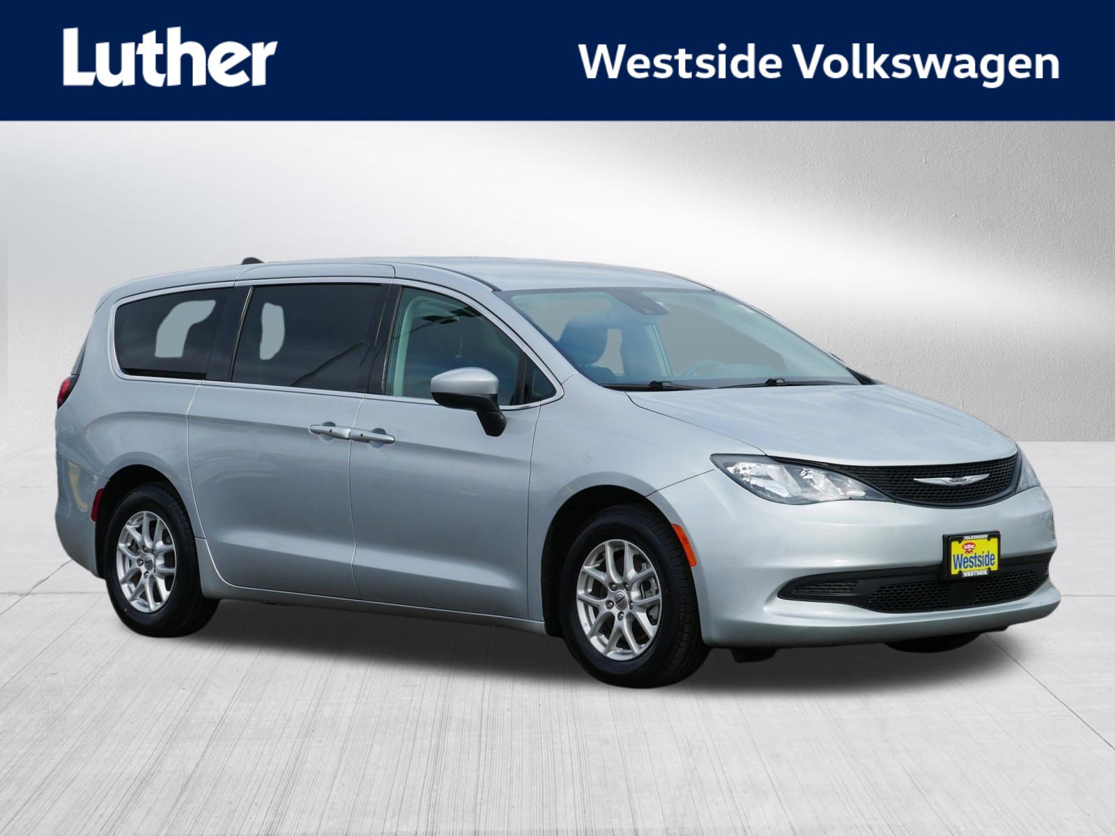 Used 2023 Chrysler Voyager LX image 1