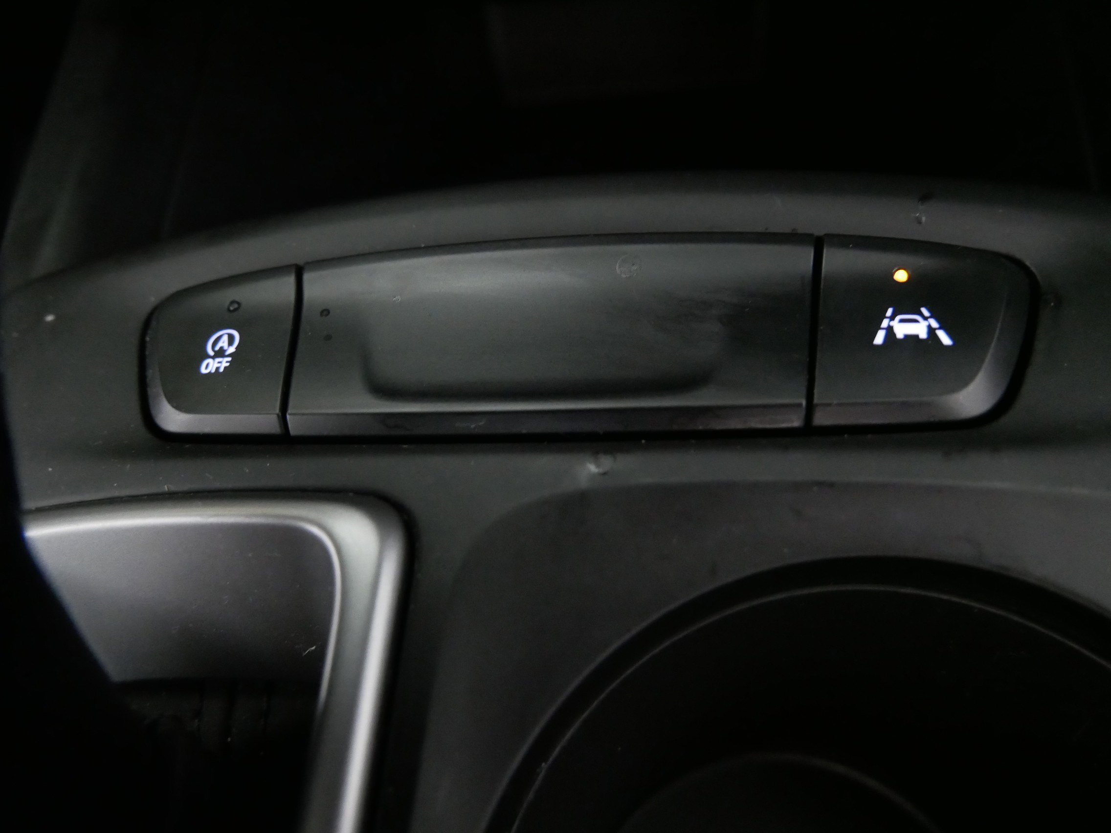 Used 2025 Chevrolet Trax LS w/ LS Convenience Package FWD image 29