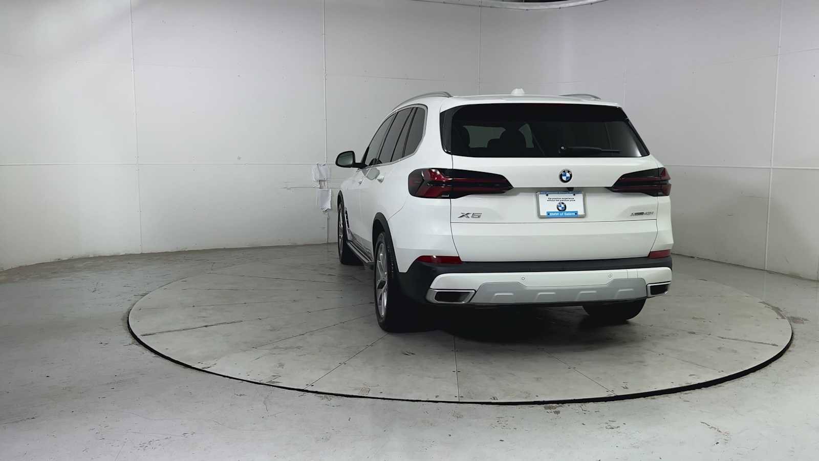 Used 2025 BMW X5 xDrive40i w/ Climate Comfort Package image 3