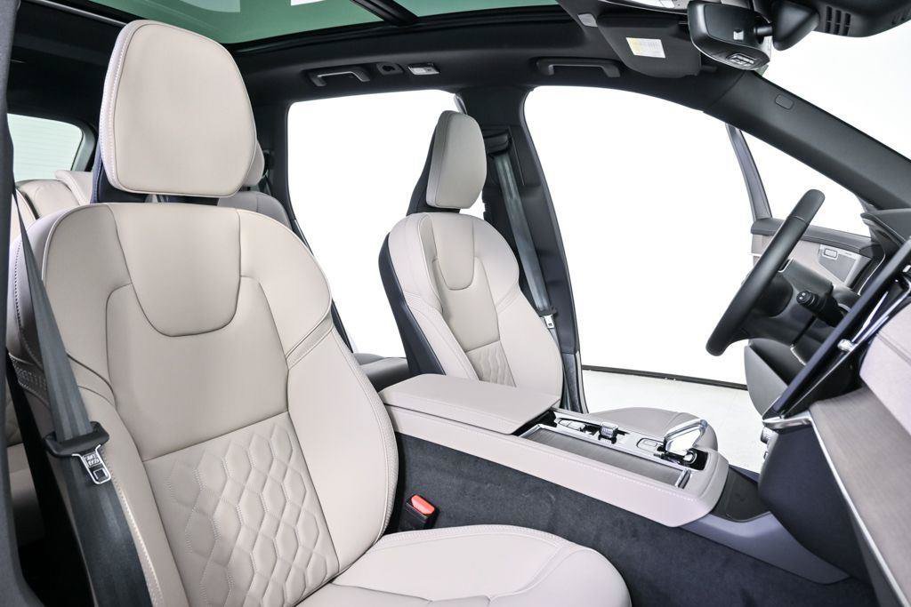 New 2026 Volvo XC90 B6 Plus w/ Protection Package Premier AWD/4WD image 24