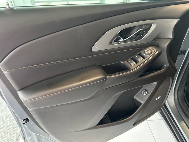 Used 2021 Chevrolet Traverse RS image 9