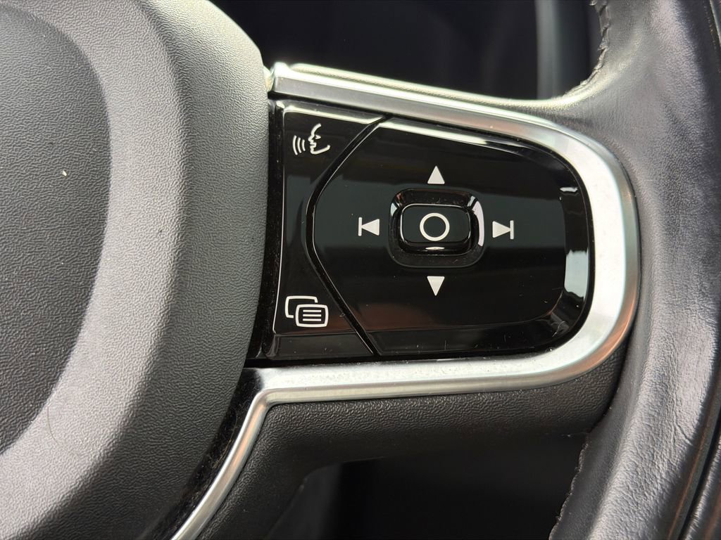 Used 2017 Volvo S90 T6 Momentum w/ Vision Package image 26