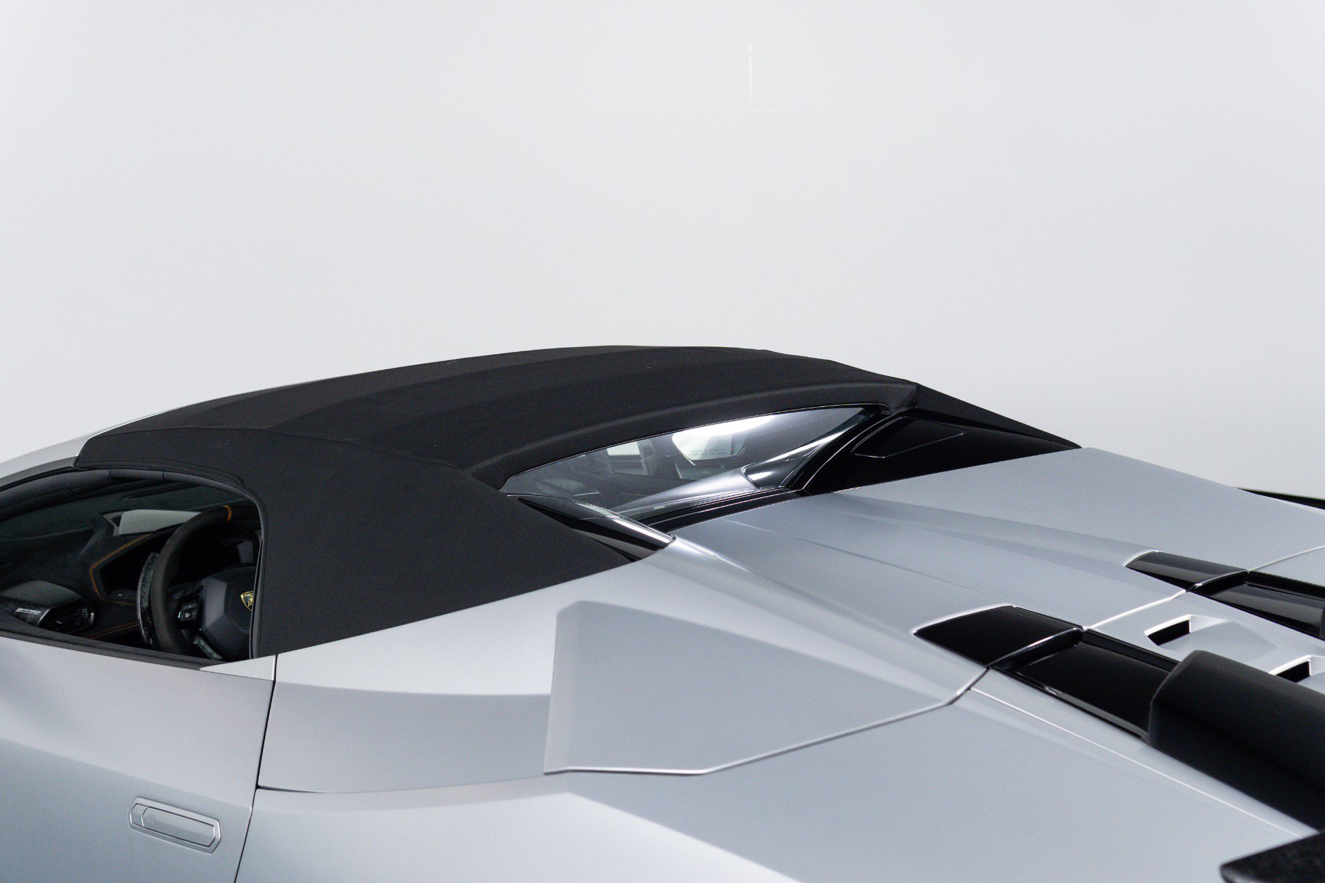 Used 2018 Lamborghini Huracan Performante AWD/4WD image 29