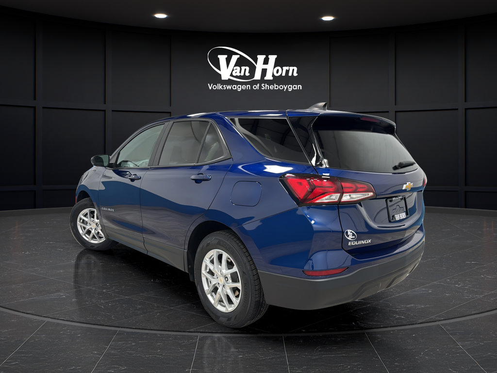 Used 2022 Chevrolet Equinox LS w/ LS Convenience Package AWD/4WD image 5