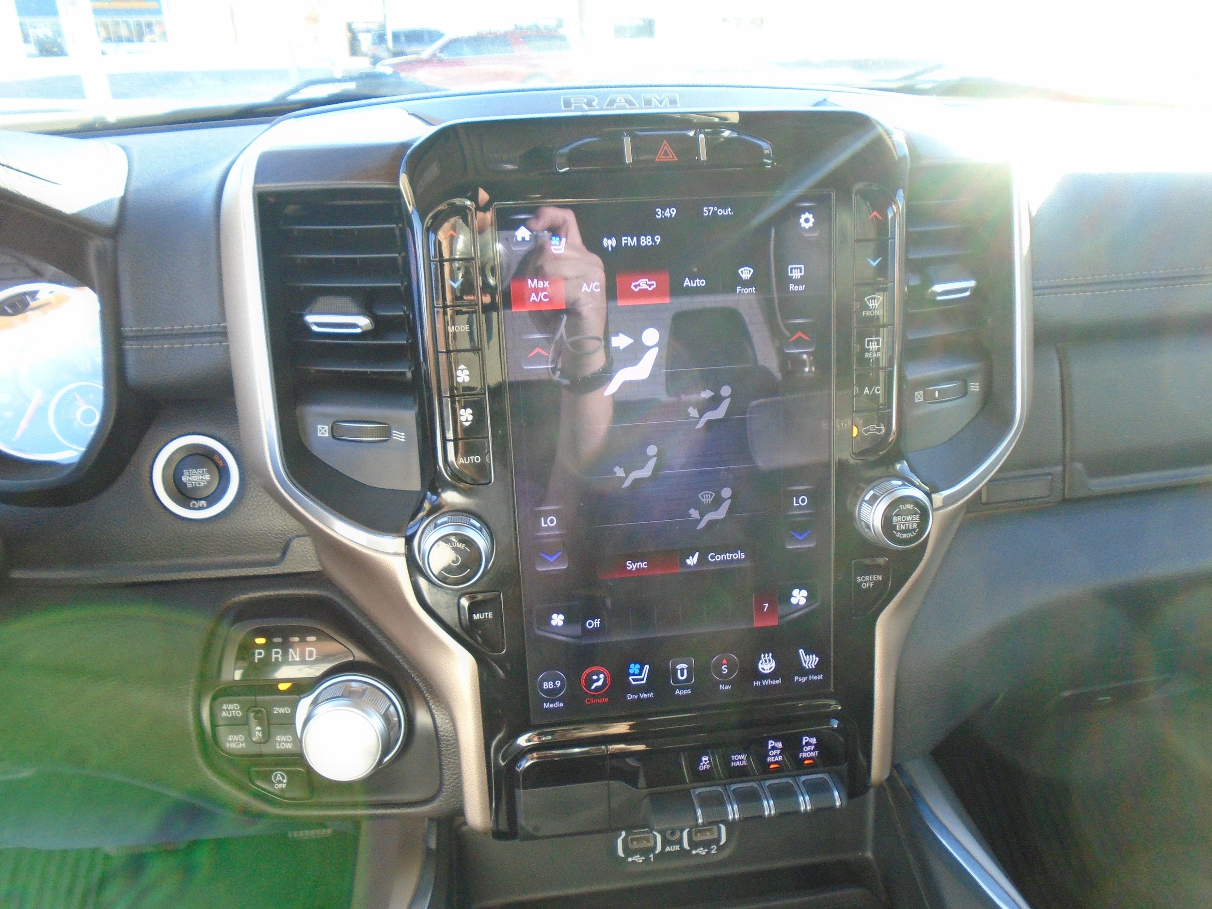 Used 2021 RAM 1500 Laramie AWD/4WD image 13