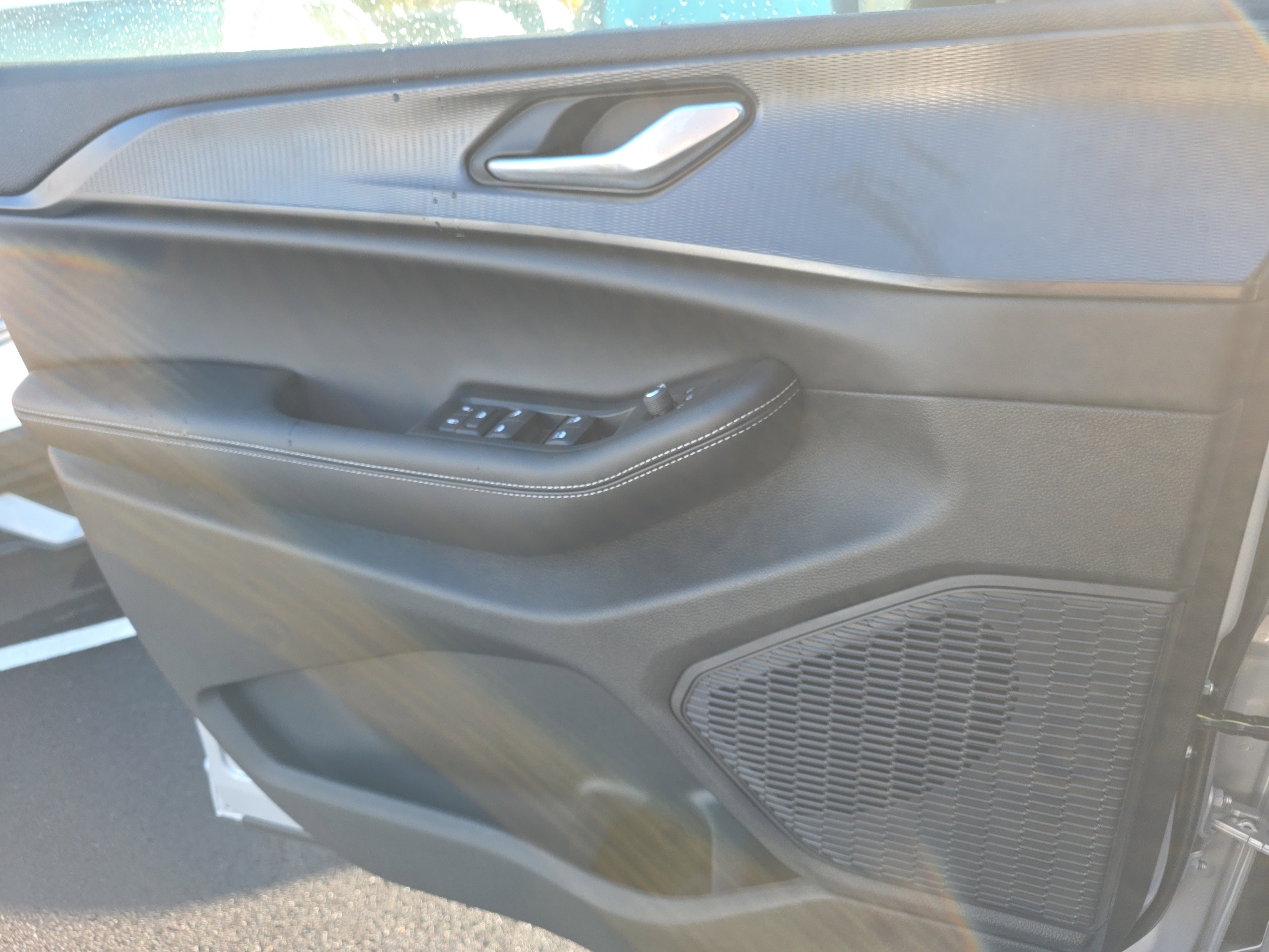 New 2025 Jeep Grand Cherokee Altitude image 13